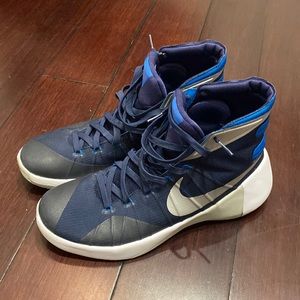 Slightly Used Hyperdunk’s 2015, Size: 9.5 US Mens